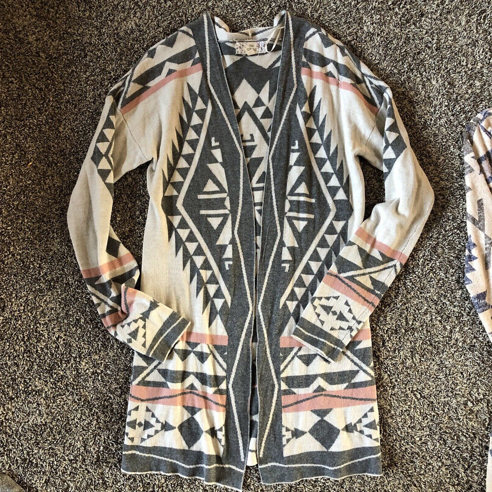 Woman's Southwestern Aztec Sweater Multi Colored Knit Cardigans Hooded Size M - Picture 2 of 7